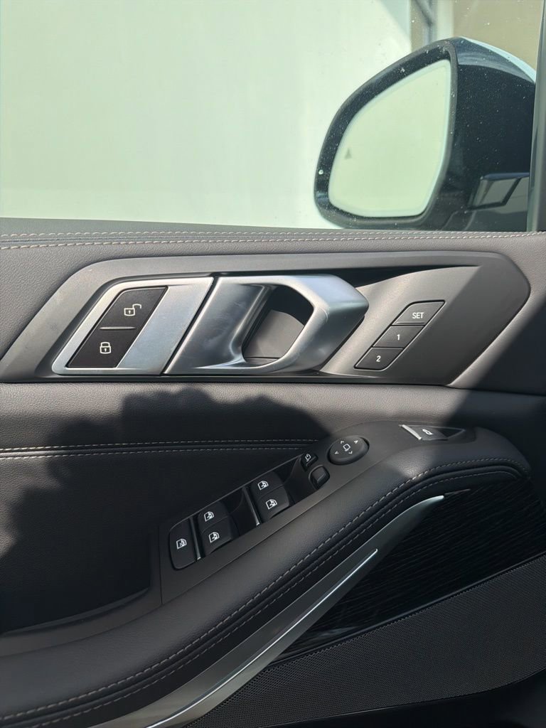 New 2026 BMW X5 xDrive40i w/ M Sport Package image 29
