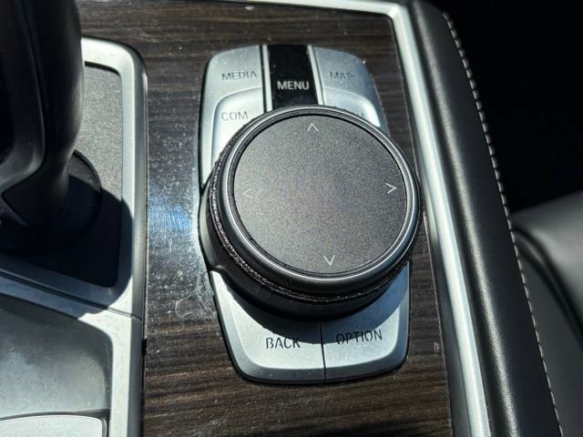 Used 2022 BMW 740i xDrive AWD/4WD image 24