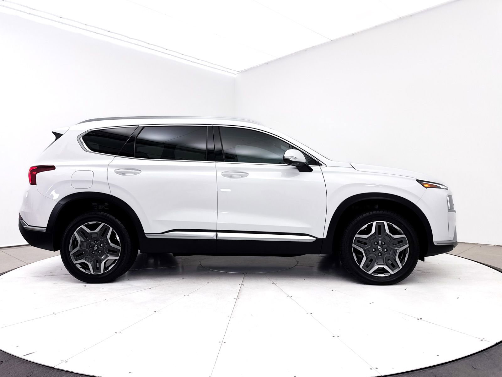 Used 2022 Hyundai Santa Fe Limited AWD/4WD image 42
