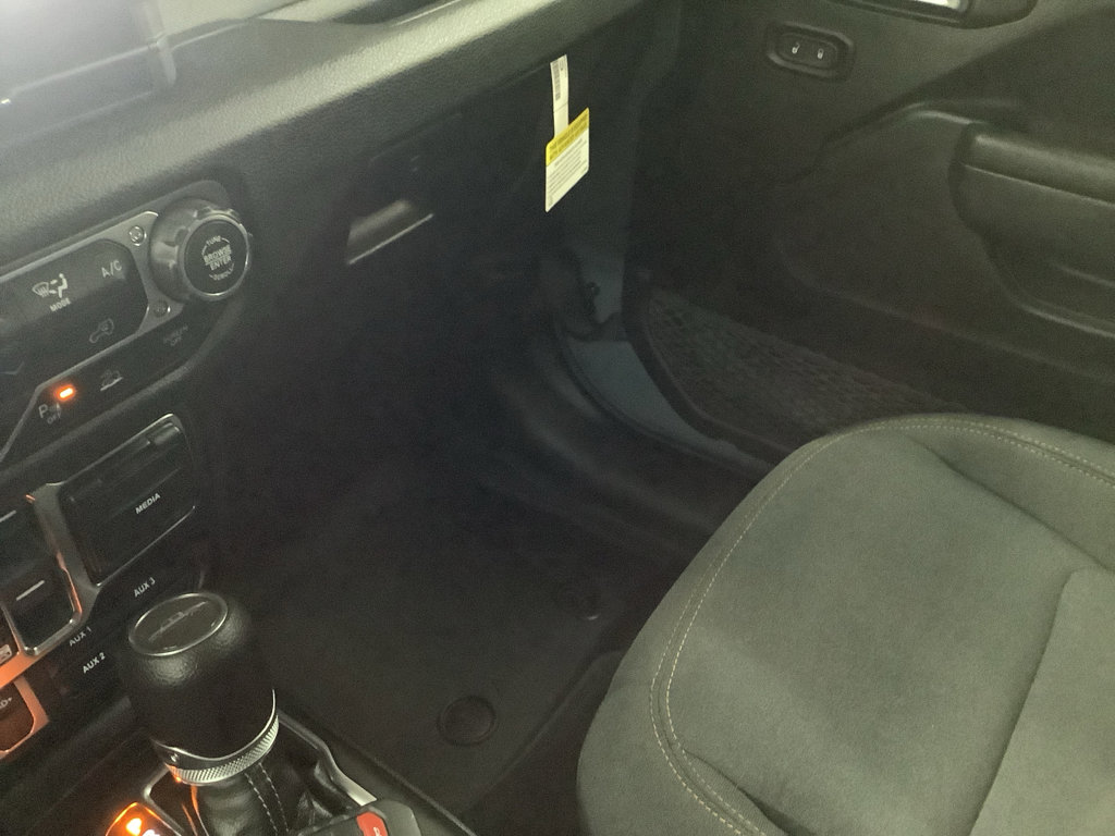 New 2026 Jeep Gladiator Sport S image 25