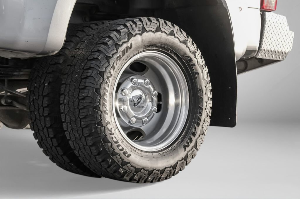 Used 2022 Ford F350 Platinum w/ FX4 Off-Road Package image 60