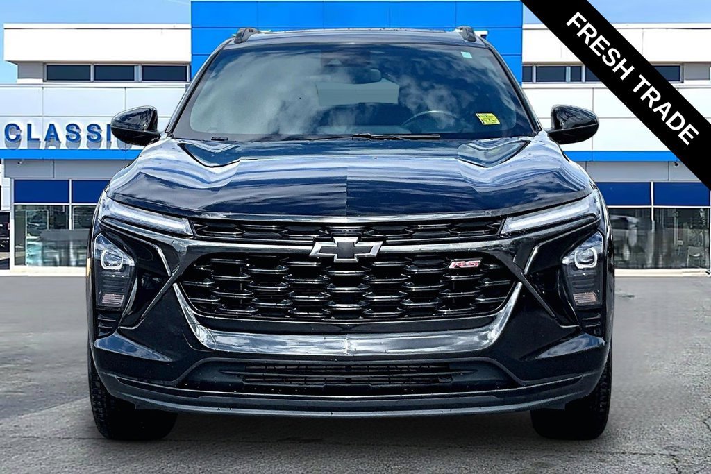 Used 2024 Chevrolet Trax RS w/ Sunroof Package FWD image 19
