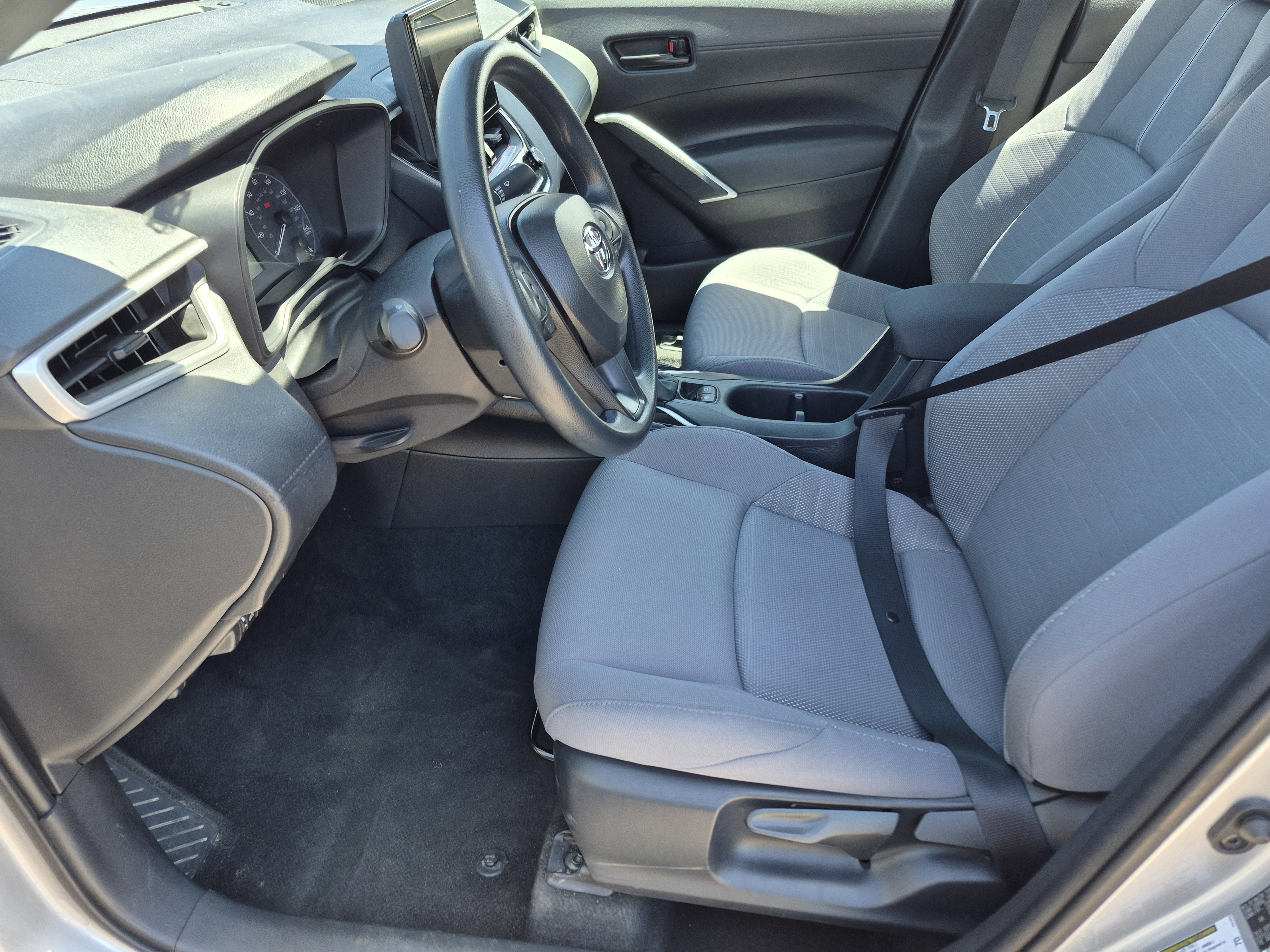 Used 2025 Toyota Corolla Cross AWD Hybrid image 16