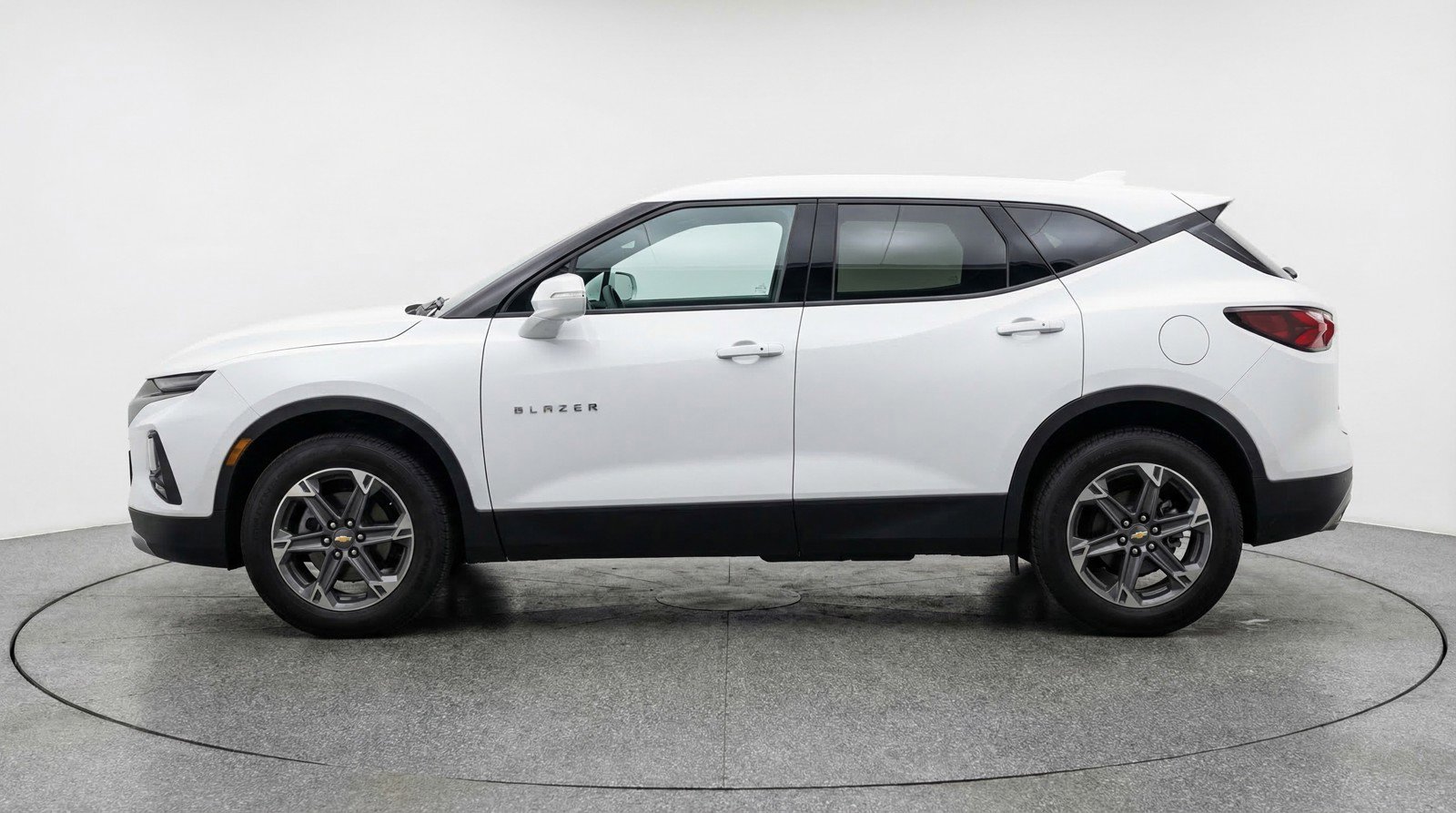 Used 2025 Chevrolet Blazer LT FWD image 5