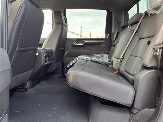 New 2025 GMC Sierra 2500 SLT w/ SLT Premium Package image 8