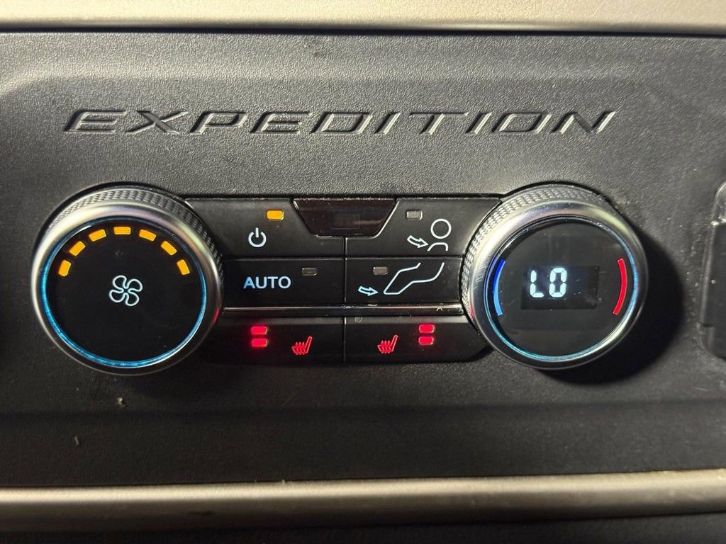 Used 2023 Ford Expedition Max Limited image 21