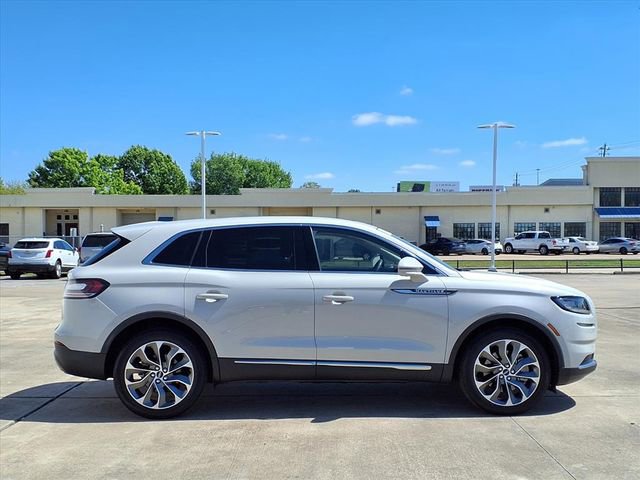 Certified 2023 Lincoln Nautilus Reserve w/ Luxury Package image 17