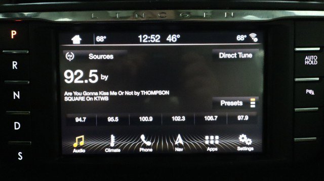 Used 2017 Lincoln Continental Reserve w/ Climate Package image 17