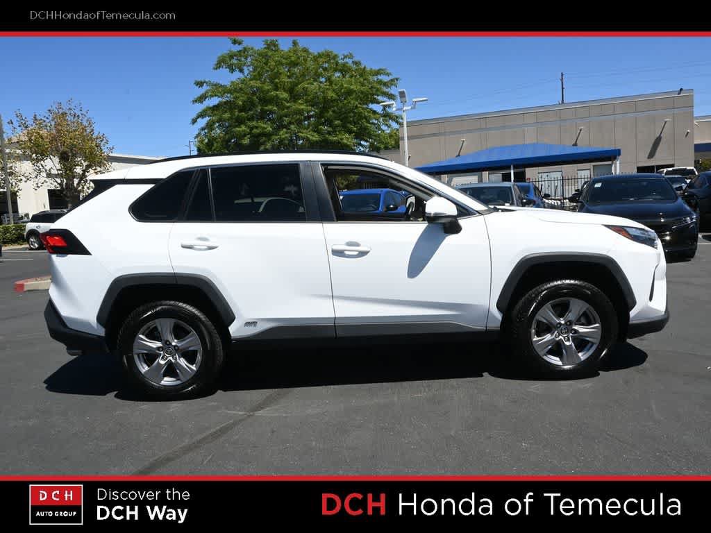 Used 2022 Toyota RAV4 XLE AWD/4WD image 5