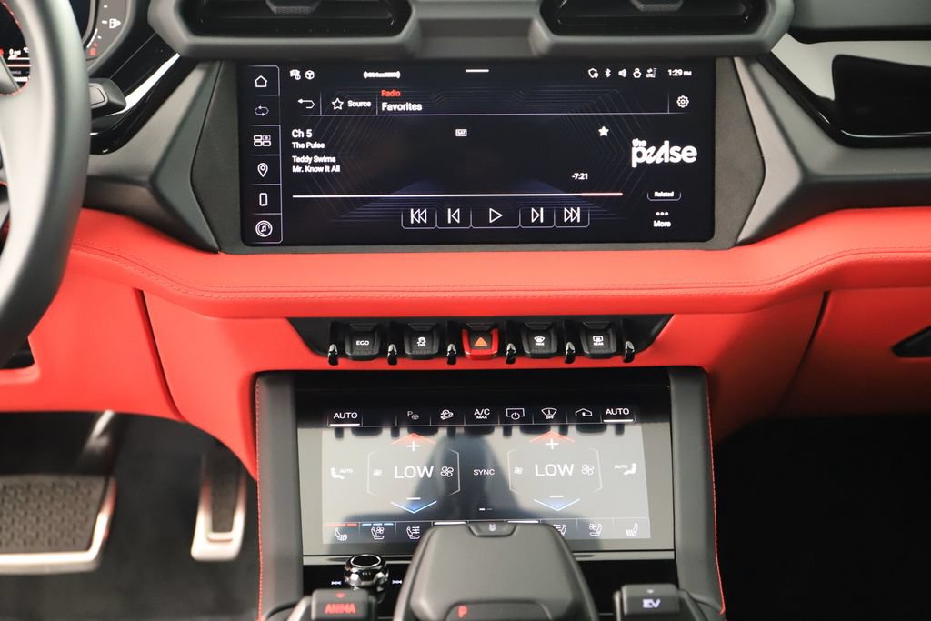 Used 2025 Lamborghini Urus SE AWD/4WD image 19