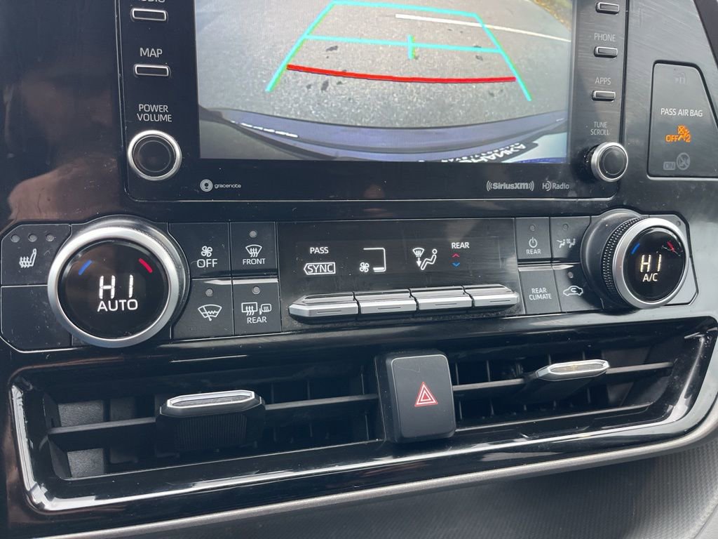 Used 2020 Toyota Highlander XLE image 12