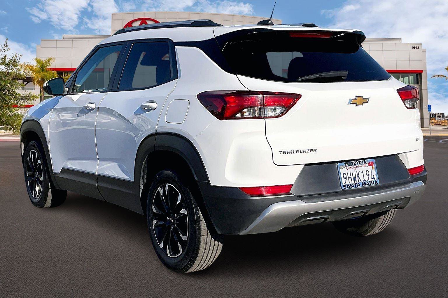 Used 2023 Chevrolet TrailBlazer LT image 2