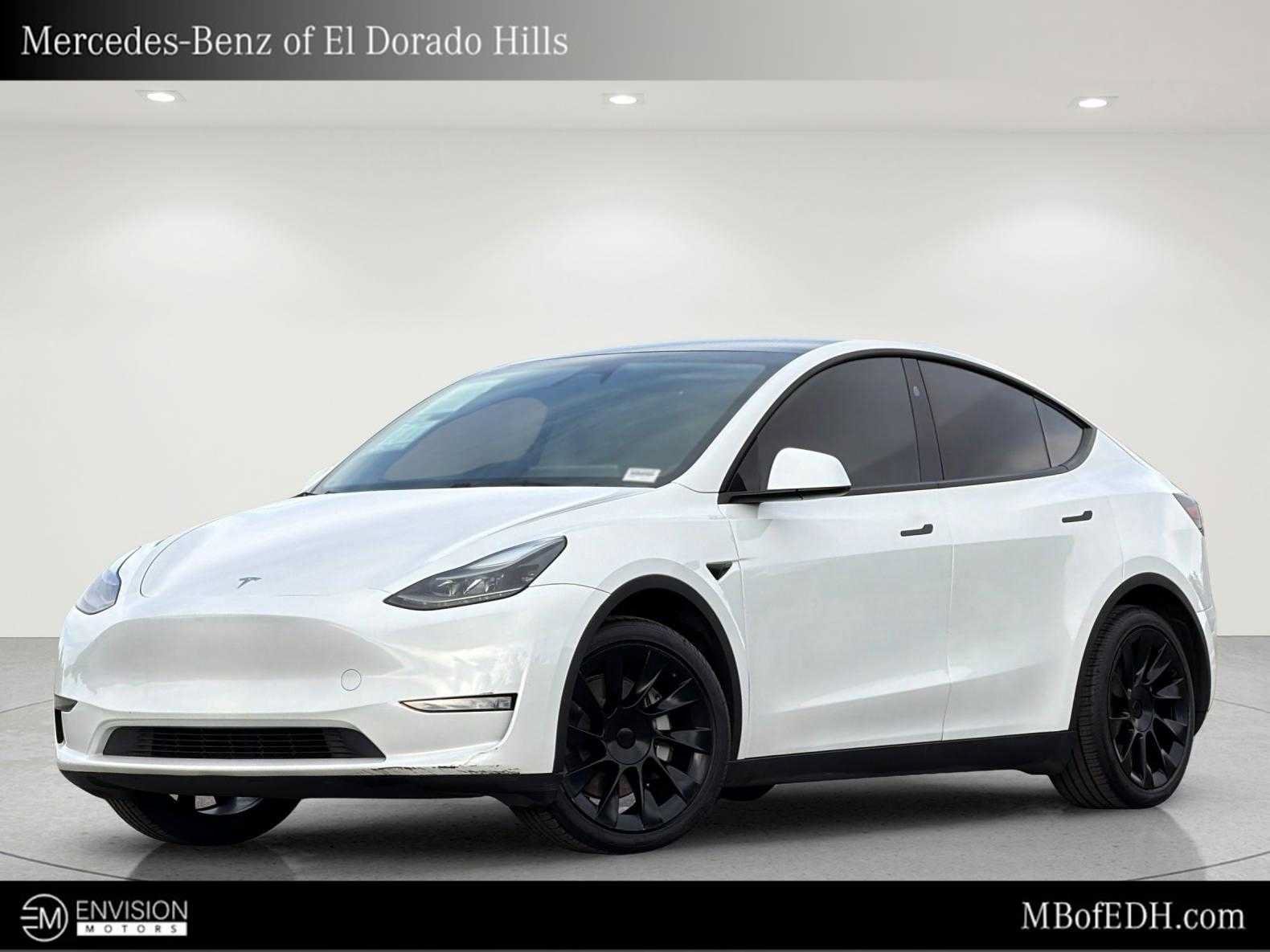 Used 2024 Tesla Model Y 2WD image 1