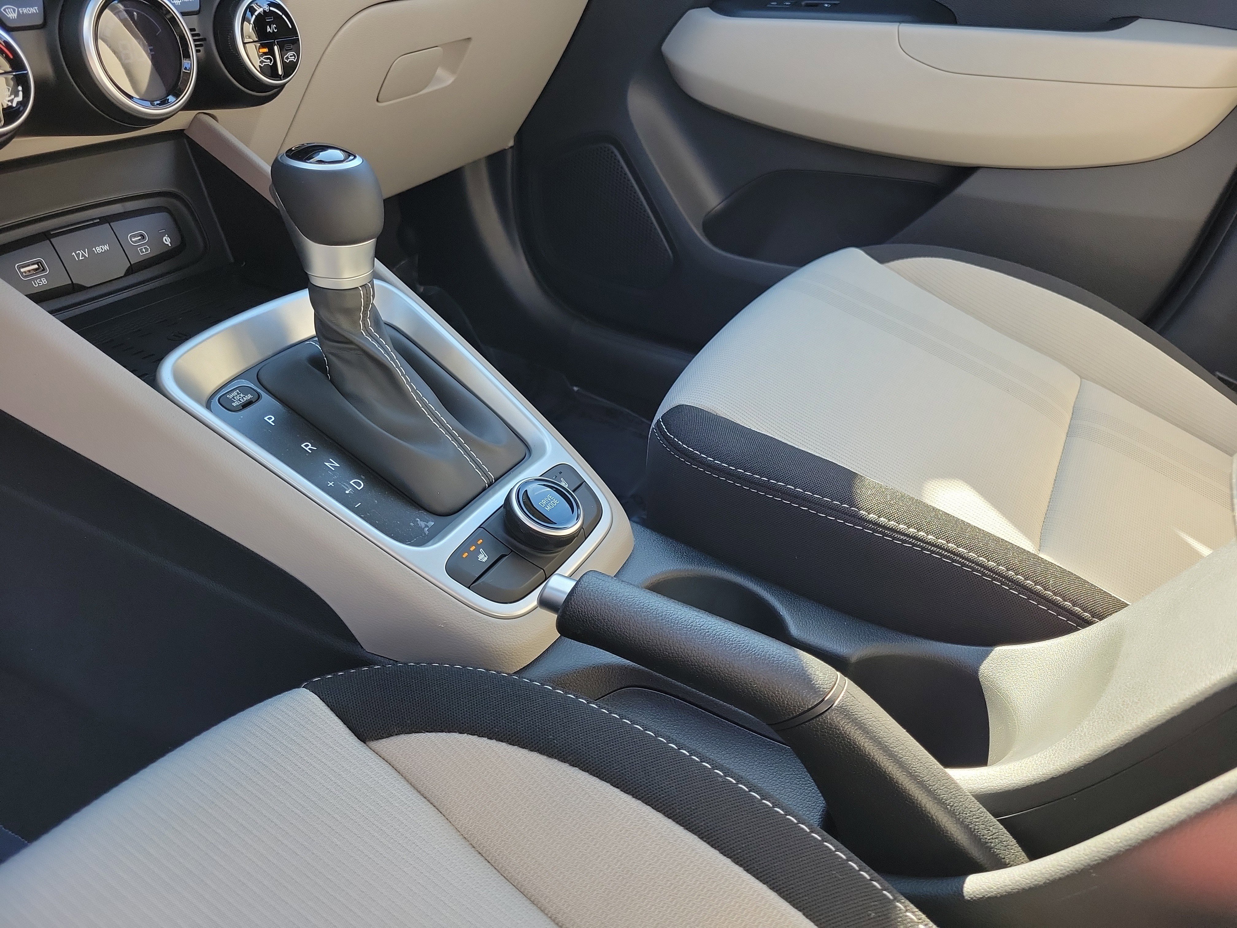 New 2026 Hyundai Venue SEL FWD image 12