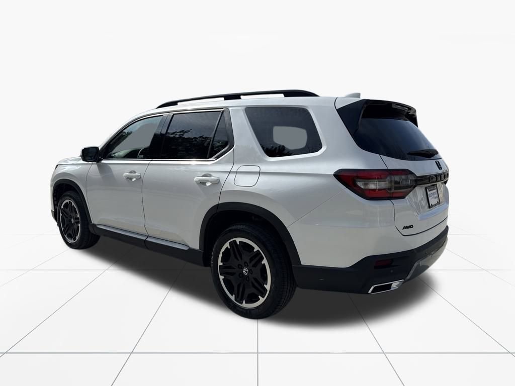 New 2026 Honda Pilot Touring image 6