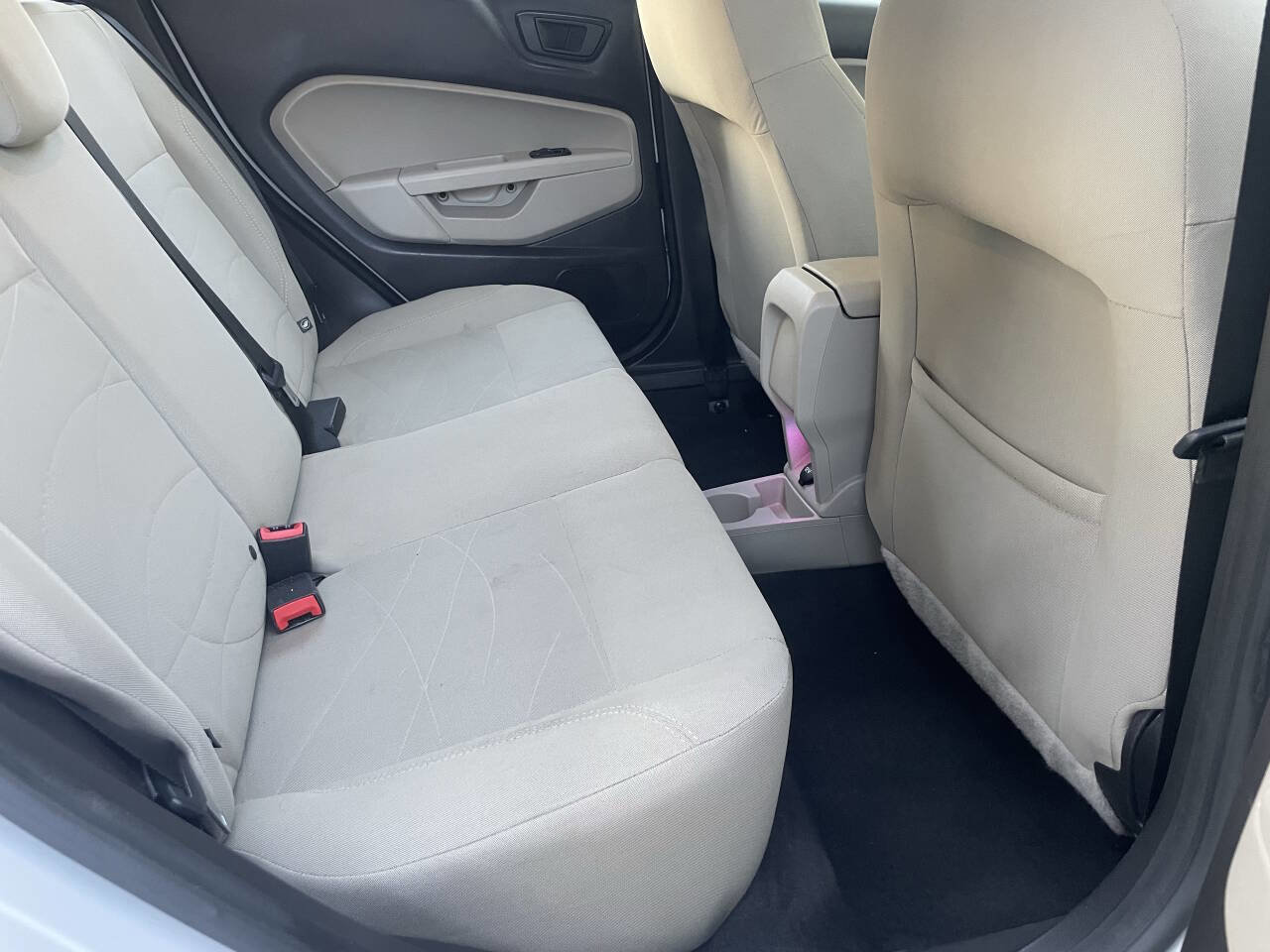 Used 2018 Ford Fiesta SE FWD image 12