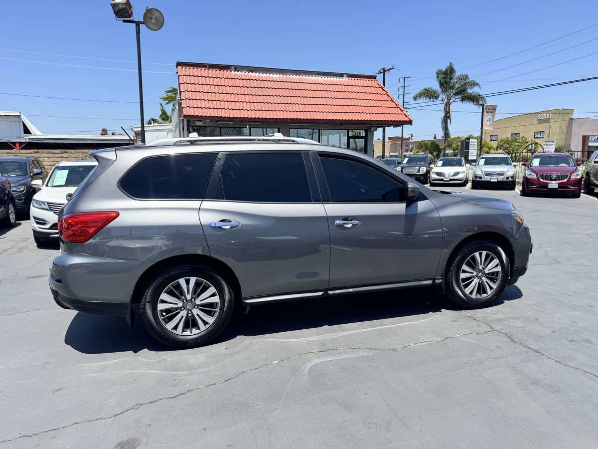 Used 2017 Nissan Pathfinder SV w/ Cargo Package FWD image 7