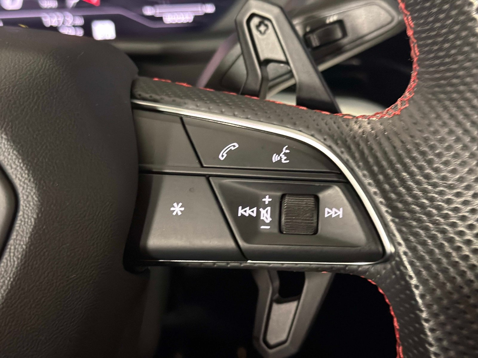 Used 2019 Lamborghini Urus AWD/4WD image 47