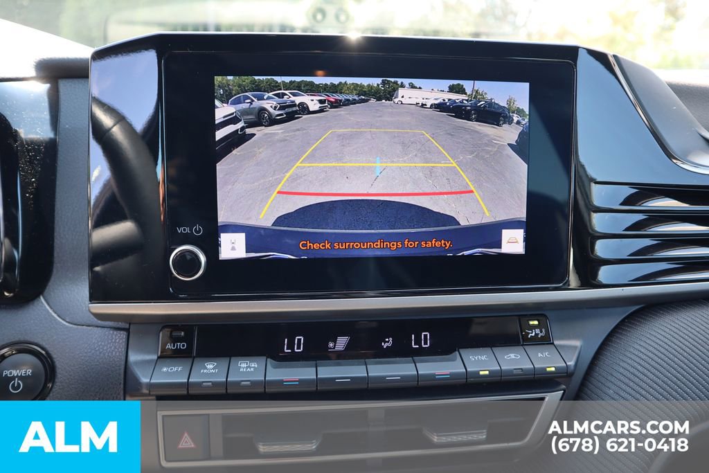 Used 2025 Toyota Camry SE image 28
