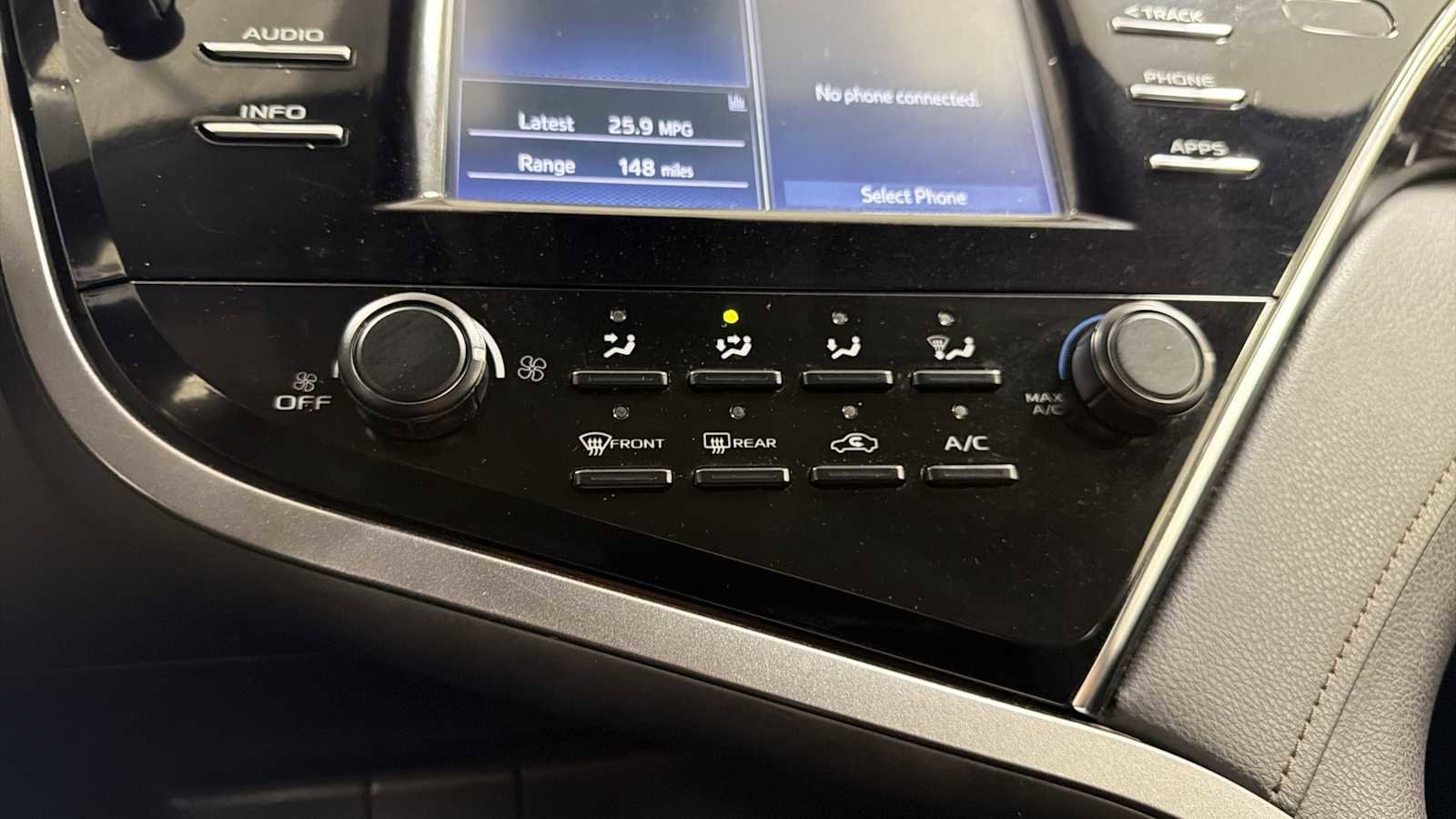 Certified 2018 Toyota Camry LE image 20