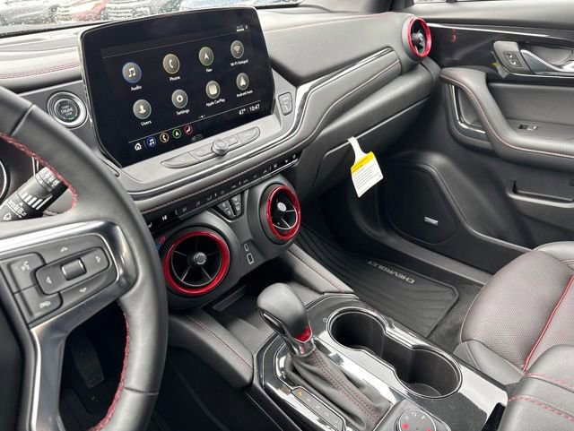 Used 2025 Chevrolet Blazer RS w/ Enhanced Convenience Package AWD/4WD image 18