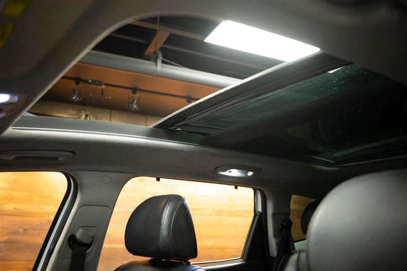 Used 2020 Hyundai Santa Fe SEL w/ Convenience + Premium Package AWD/4WD image 31