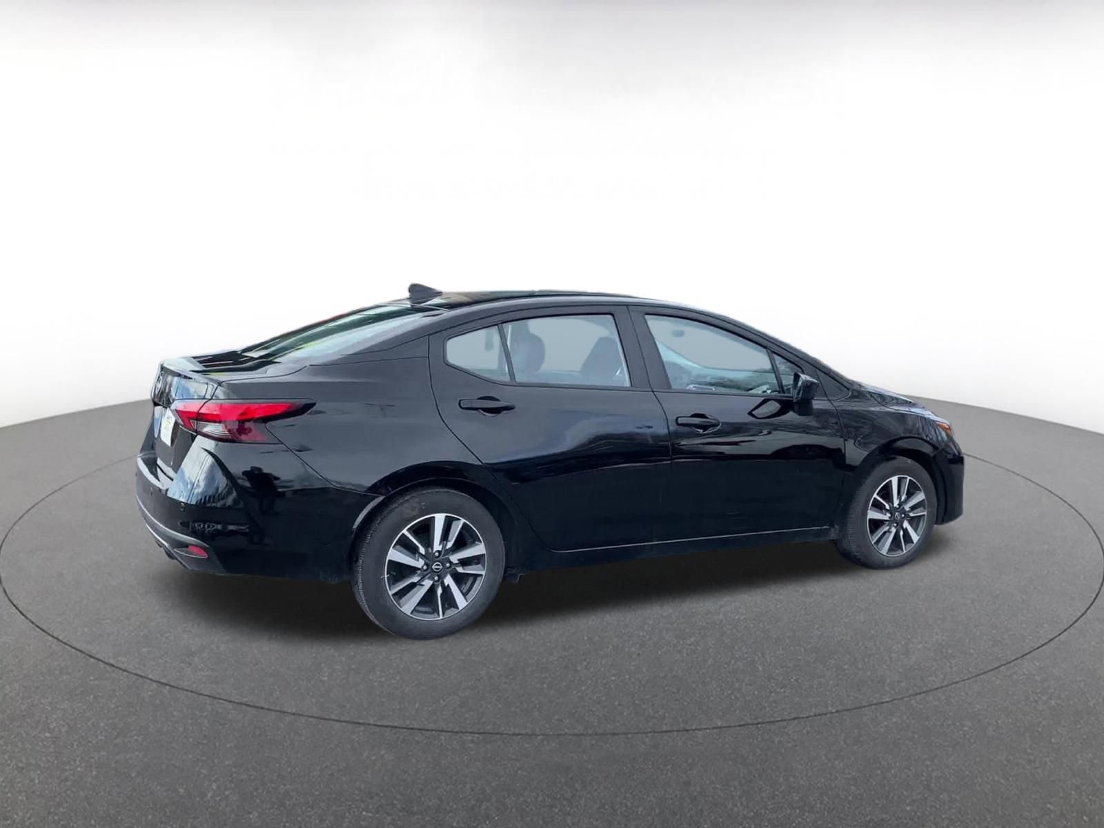 Used 2025 Nissan Versa SV image 14