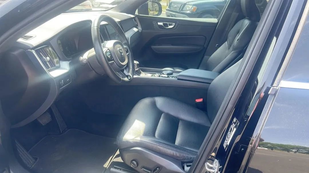 Used 2020 Volvo XC60 T5 Momentum FWD image 20