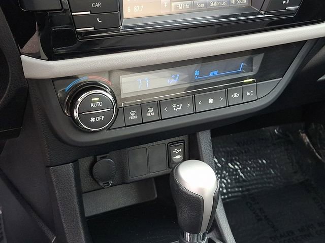 Used 2015 Toyota Corolla LE image 19