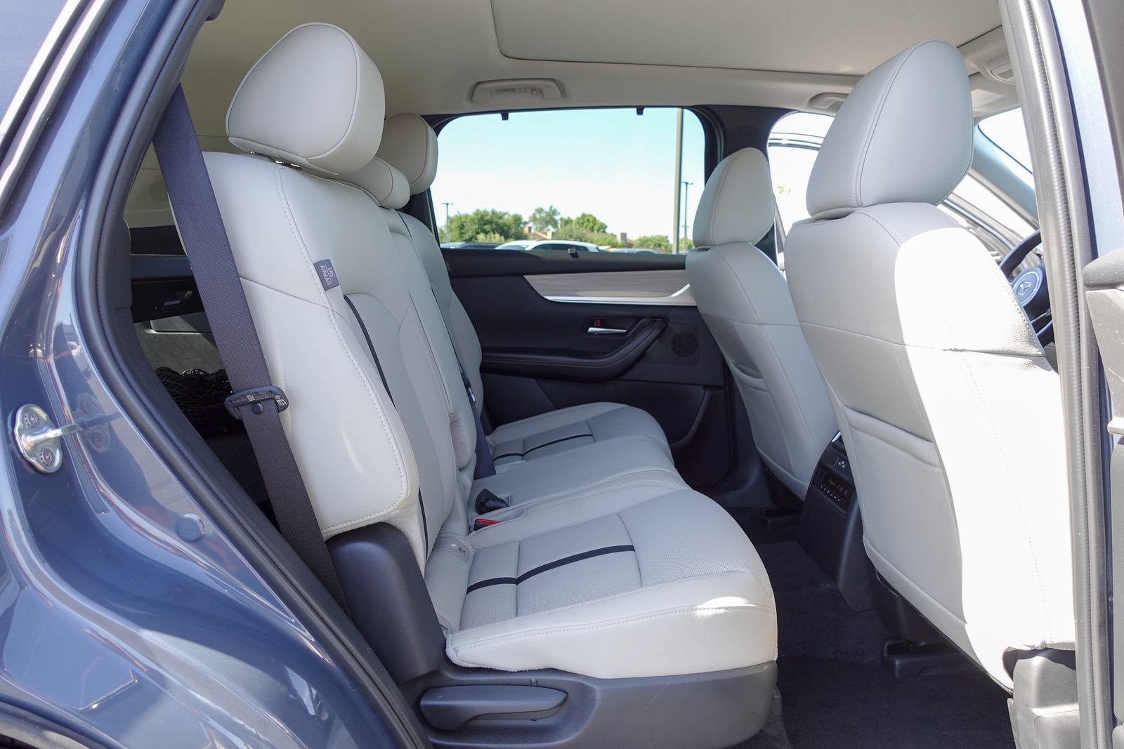 Certified 2025 MAZDA CX-70 Plug-In Hybrid w/ Premium Pkg AWD/4WD image 16