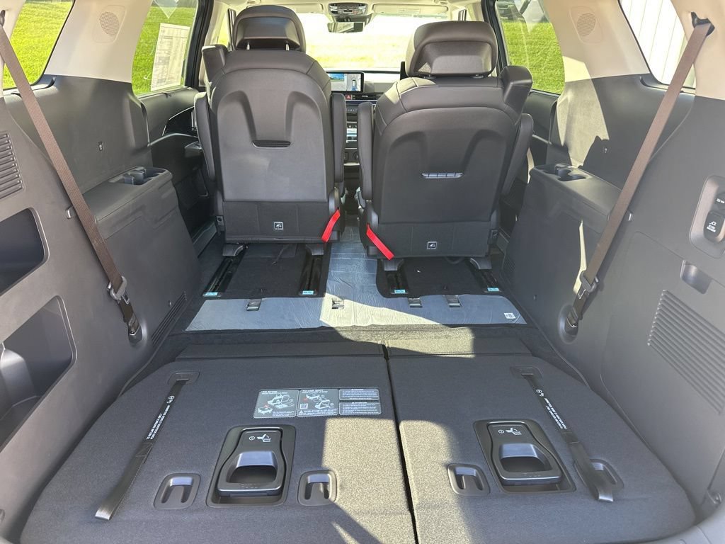 New 2026 Kia Carnival SX Prestige FWD image 24