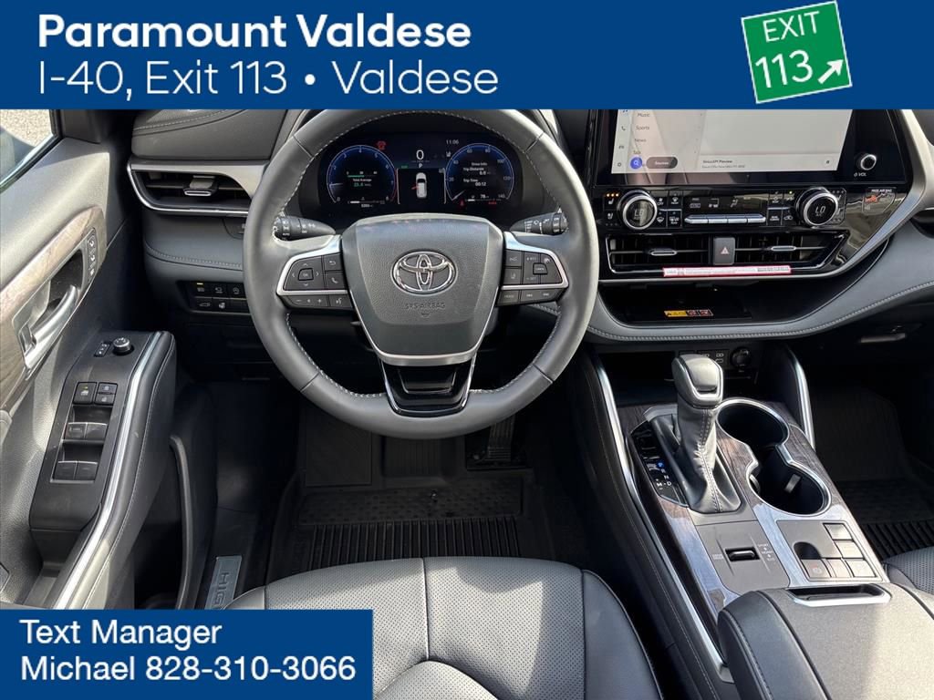 Used 2025 Toyota Highlander Limited image 15