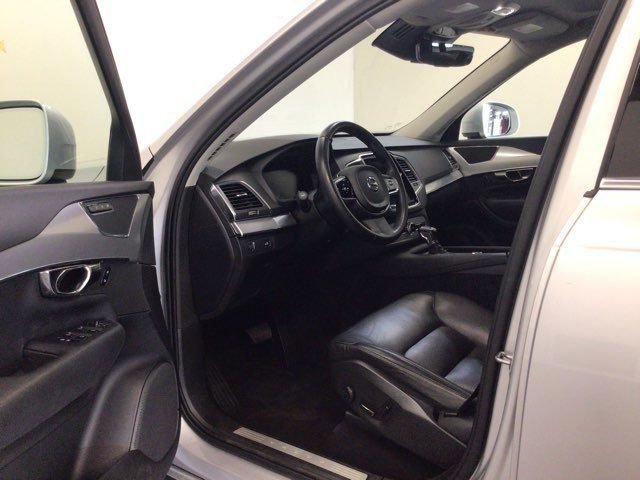 Used 2016 Volvo XC90 T6 Momentum w/ Vision Package image 12