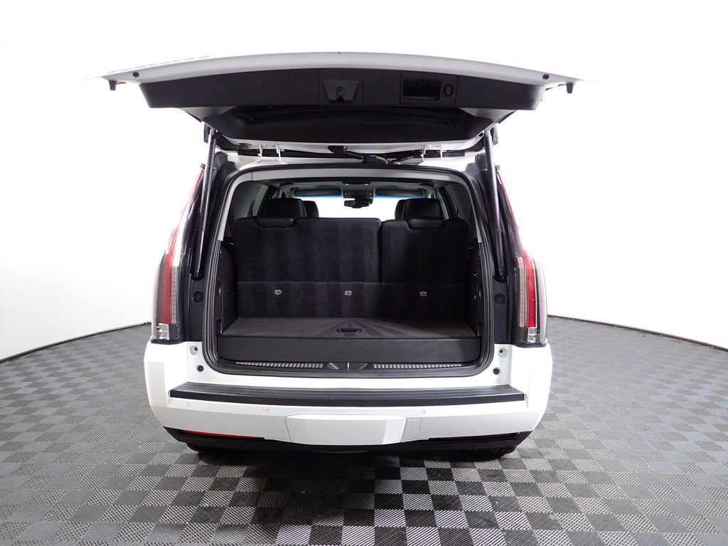 Used 2016 Cadillac Escalade Luxury image 17