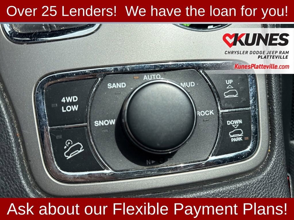 Used 2019 Jeep Grand Cherokee Overland AWD/4WD image 23