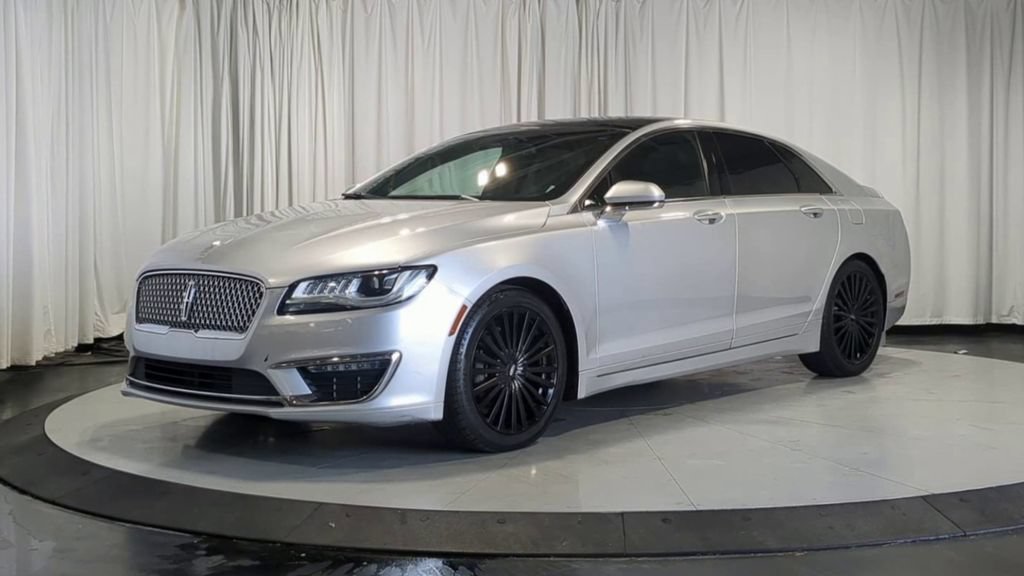 Used 2017 Lincoln MKZ Reserve FWD image 5