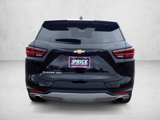 Used 2023 Chevrolet Blazer LT image 3