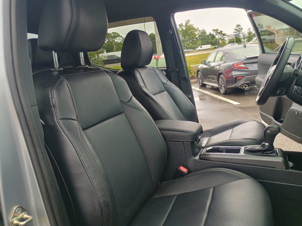 Used 2019 Toyota Tacoma TRD Sport w/ TRD Premium Sport Package AWD/4WD image 24