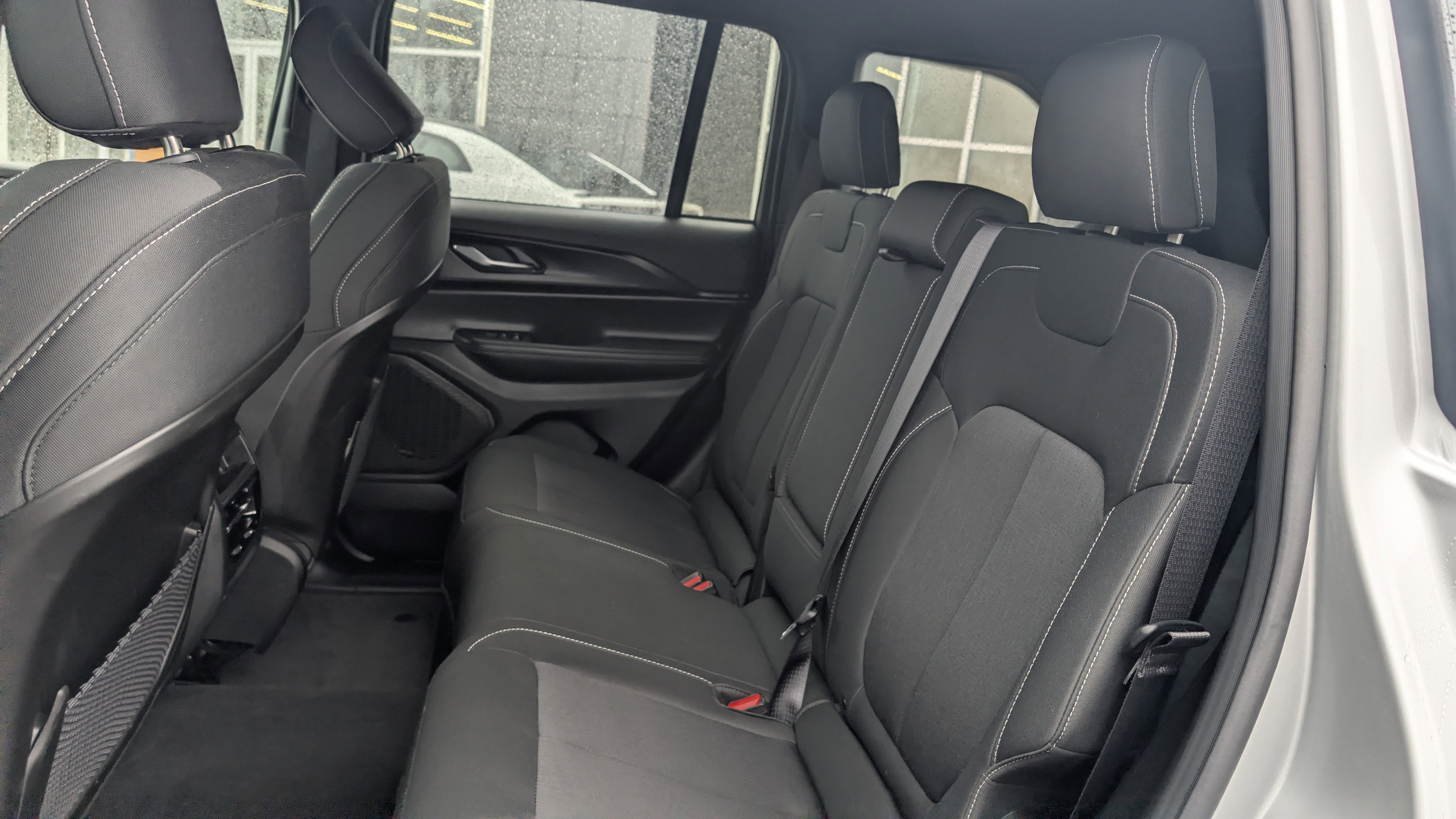 New 2025 Jeep Grand Cherokee Laredo image 13