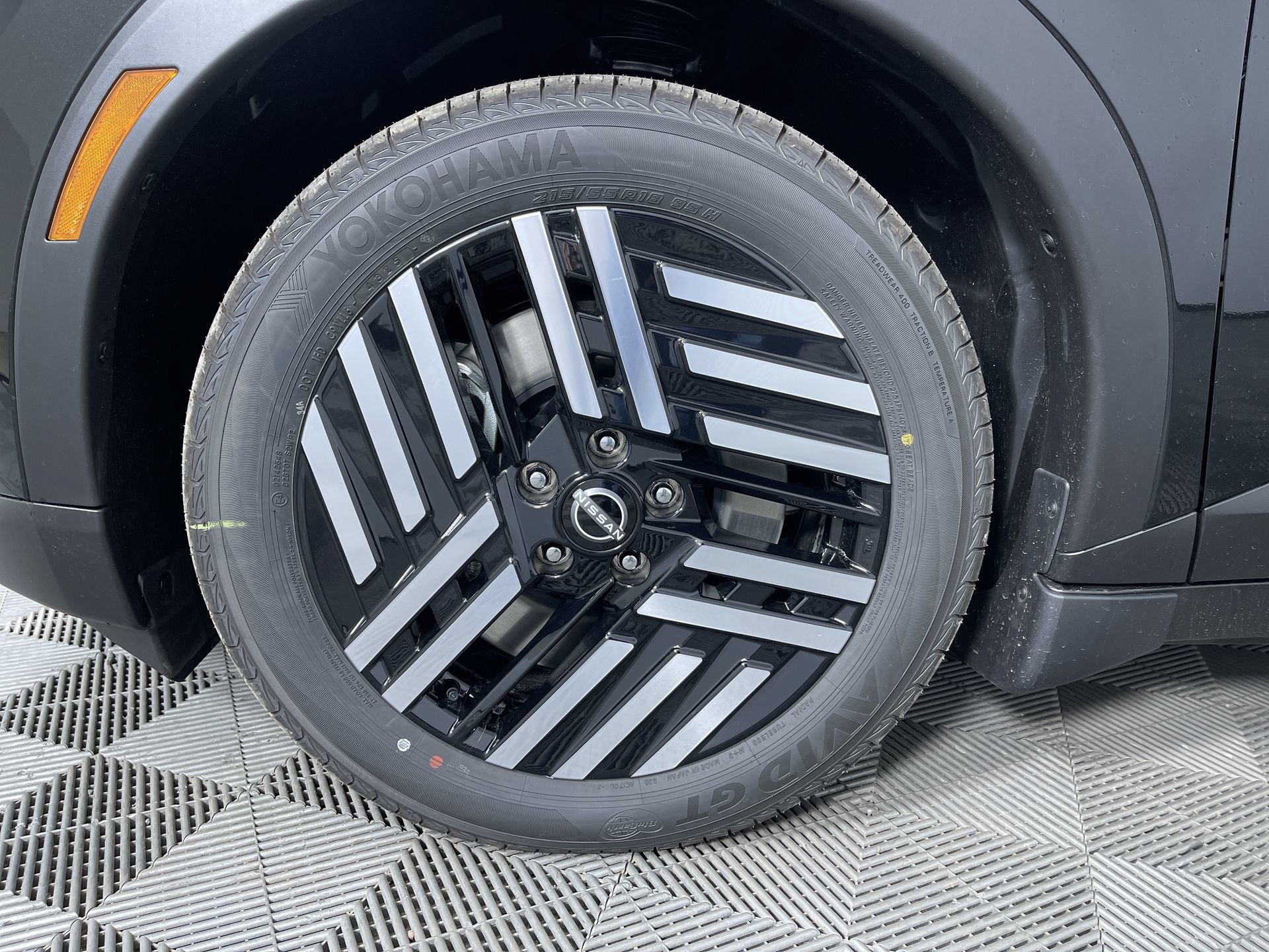 New 2026 Nissan Leaf SV+ w/ Floor Mat Package (SV+) FWD image 26