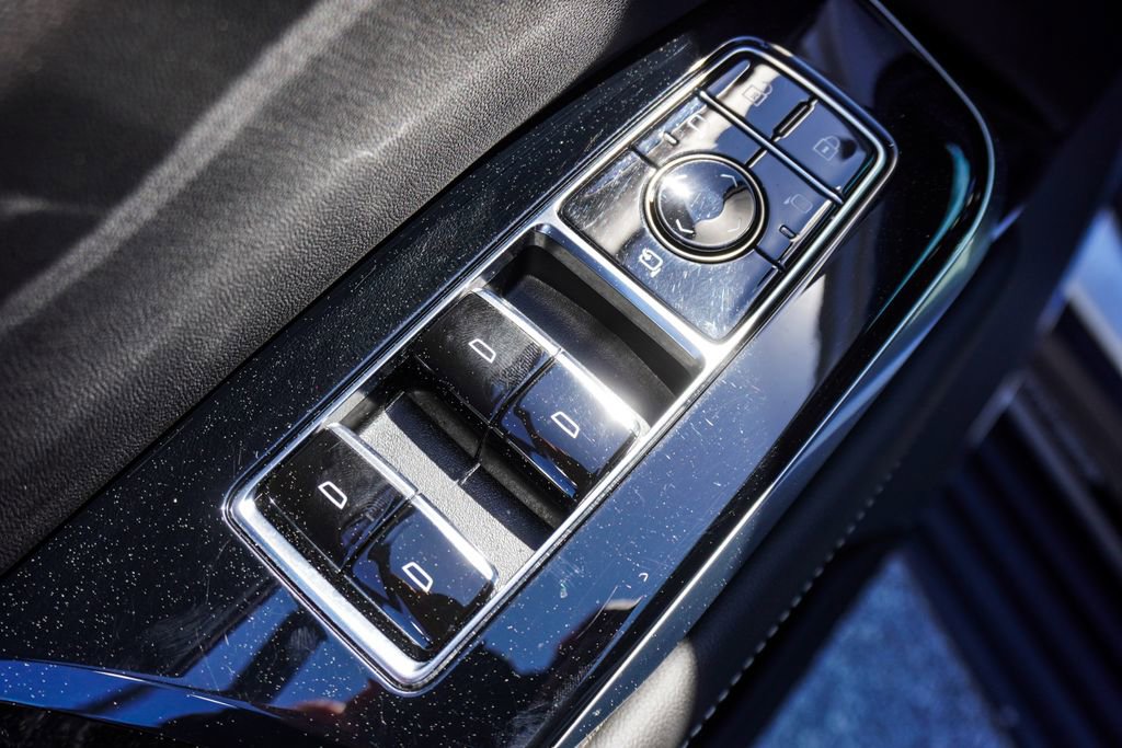 Used 2025 Cadillac Escalade V image 28