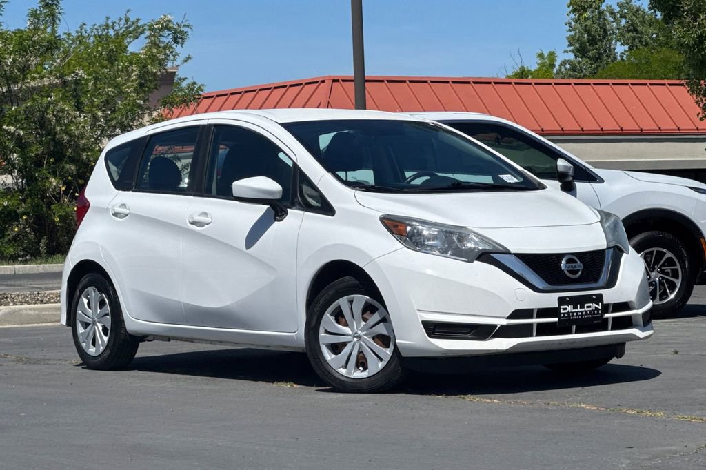 Used 2017 Nissan Versa Note SV FWD image 2