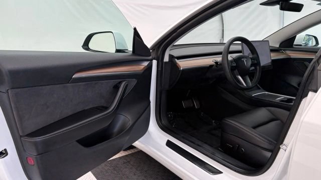 Used 2021 Tesla Model 3 Standard Range Plus RWD image 30