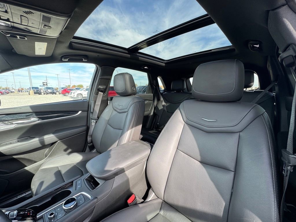 Used 2025 Cadillac XT5 Premium Luxury image 19