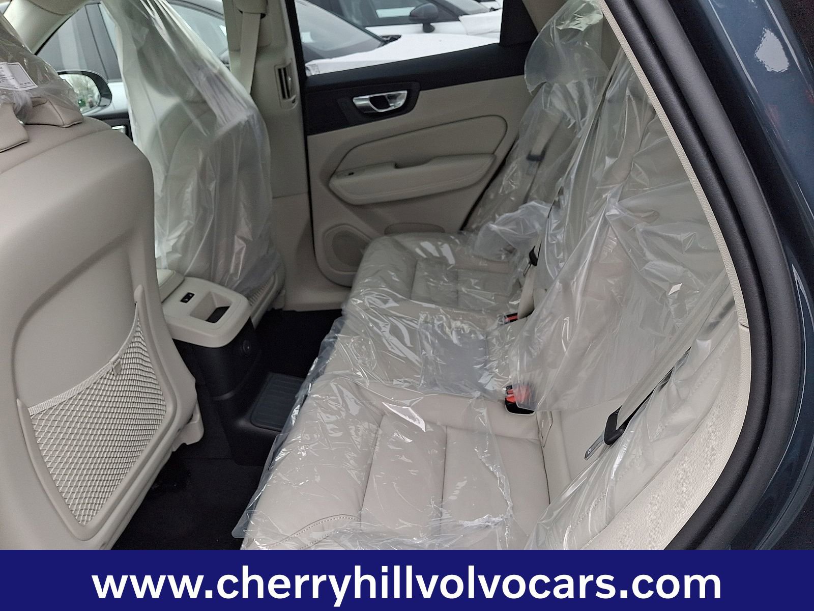 New 2026 Volvo XC60 T8 Ultra w/ Protection Package Premier image 7