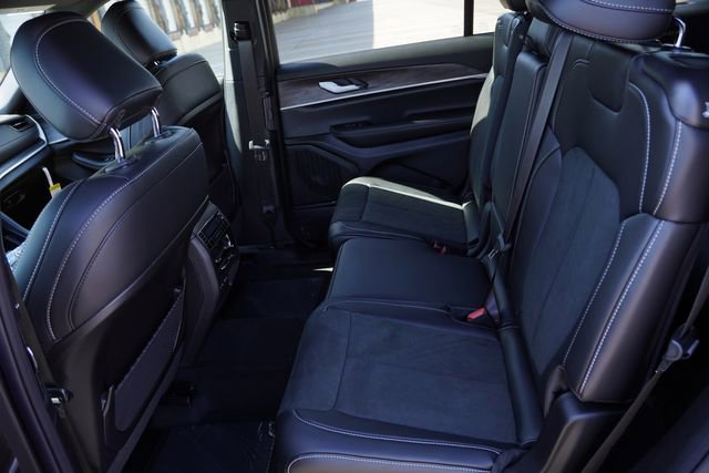 New 2026 Jeep Grand Cherokee L 4WD image 11