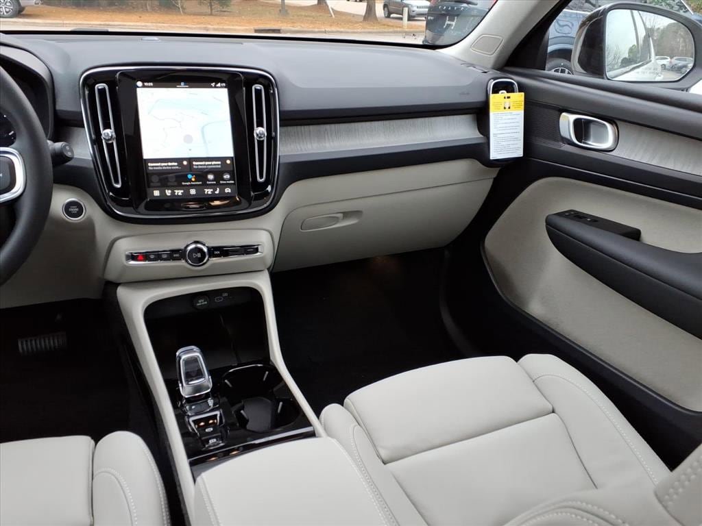 New 2026 Volvo XC40 B5 Plus w/ Protection Package Premier AWD/4WD image 15