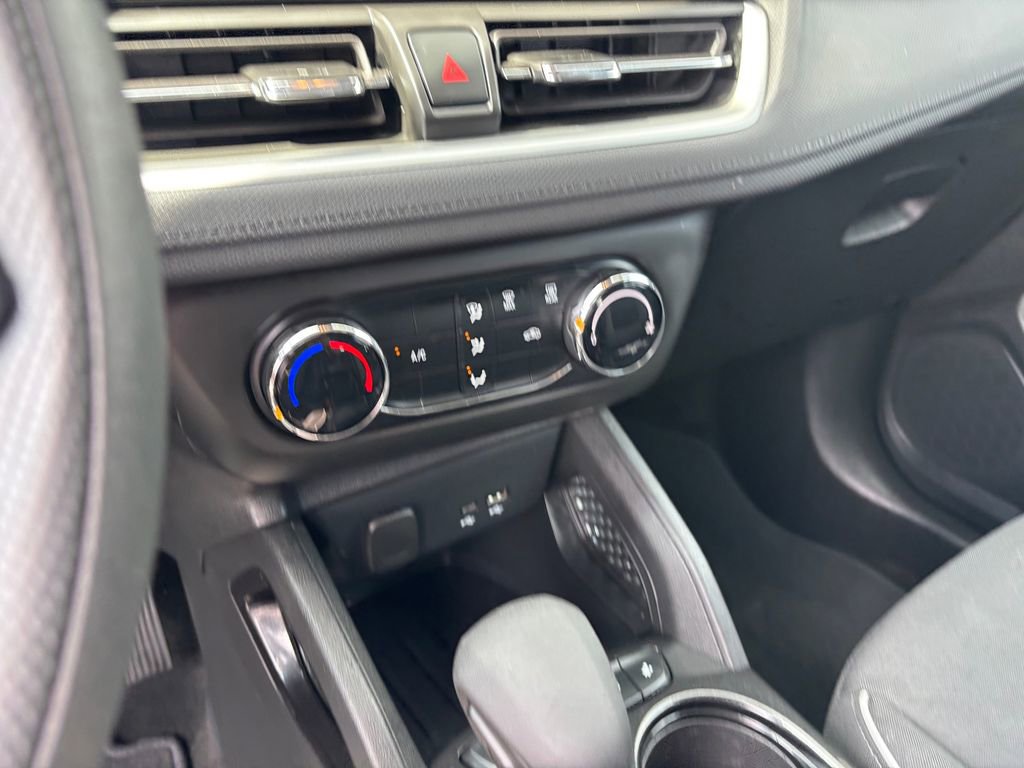 Used 2025 Chevrolet TrailBlazer LS image 18