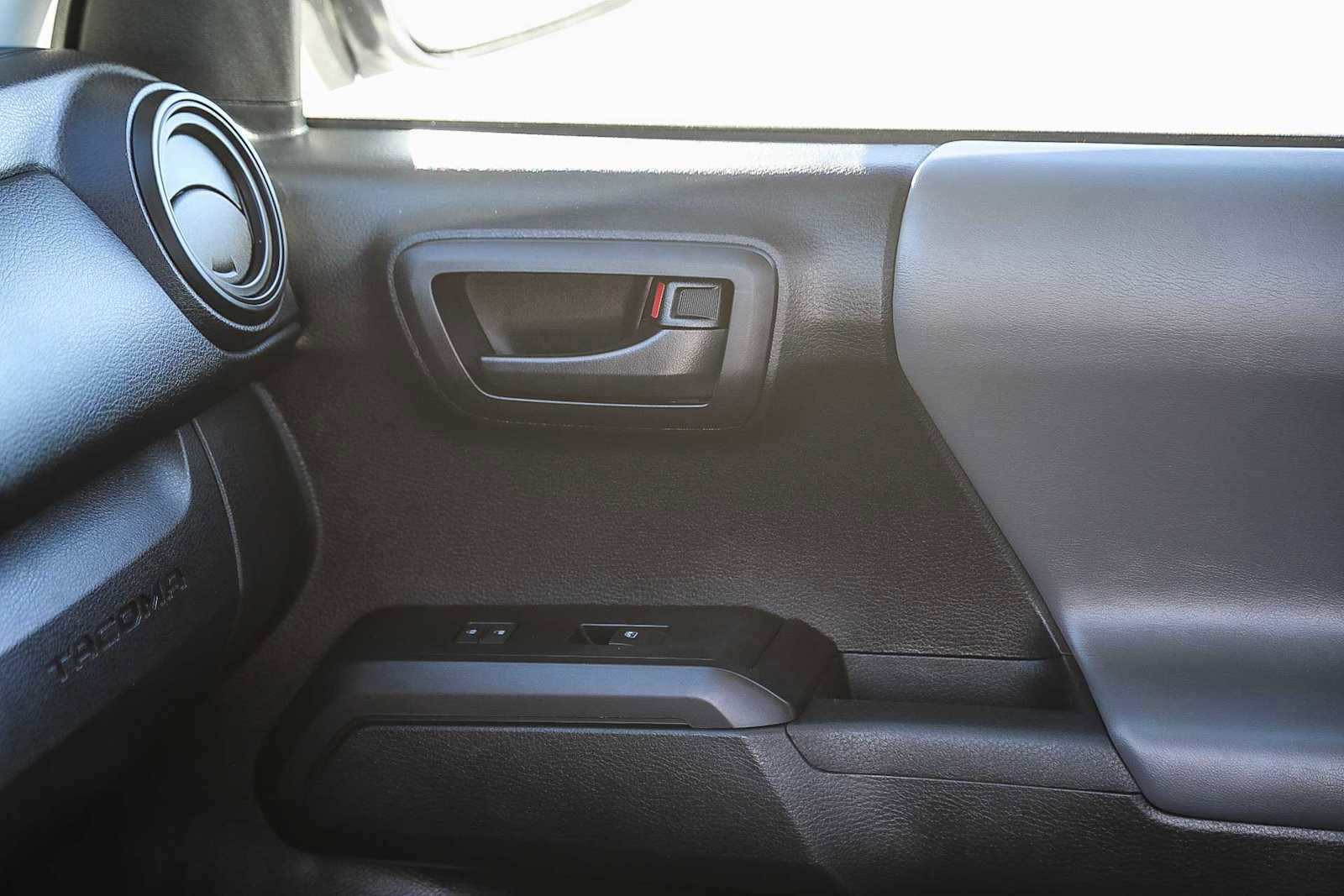 Certified 2018 Toyota Tacoma SR w/ SR Convenience Package image 20