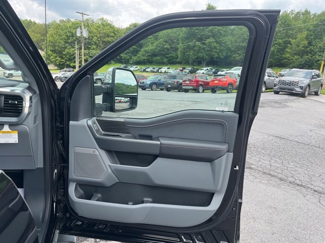 New 2025 Ford F150 Lariat w/ Equipment Group 501A Mid image 32